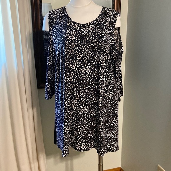 Vince Camuto Tops - Vince Camuto 2X EUC top